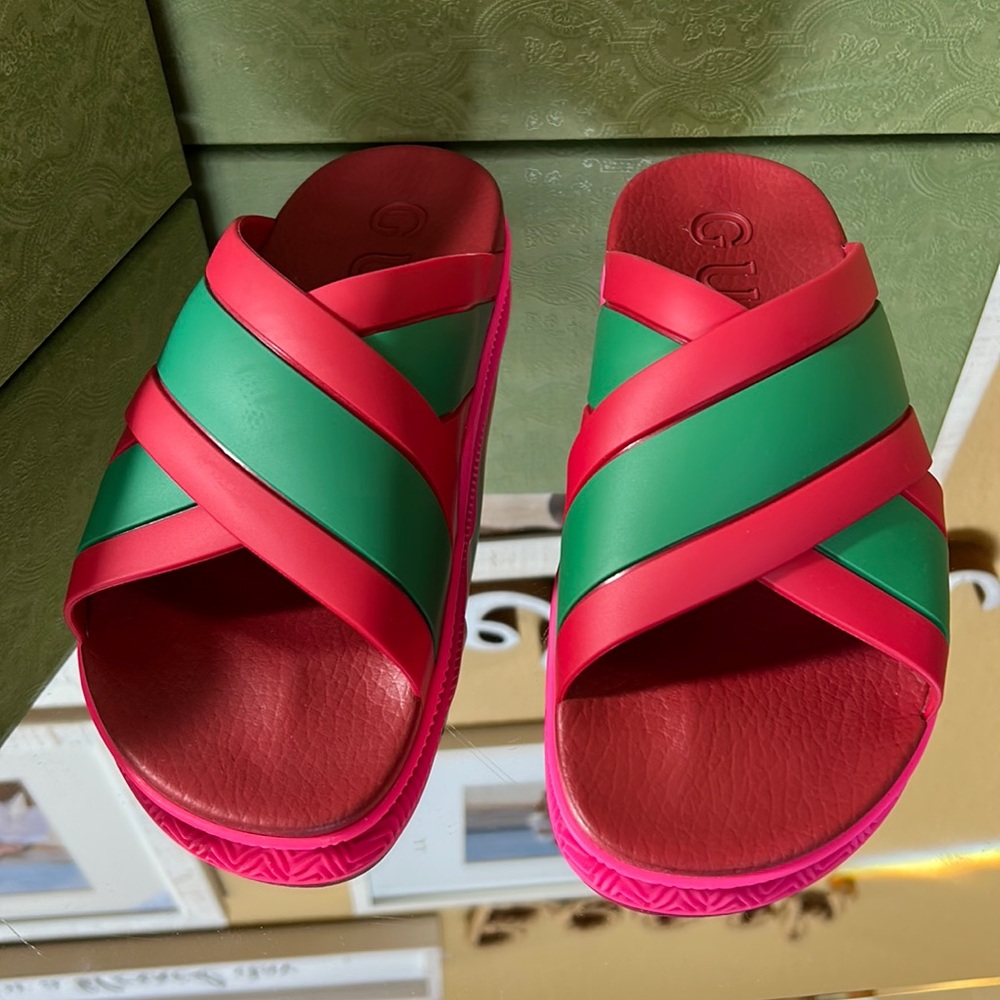 Gucci Rubber Coral slip on size 39(9)